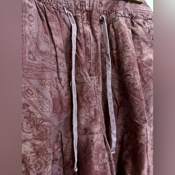 Free People Fly Away Parachute Cargo Pants Purple Dye Size 2 - Picture 3 of 11